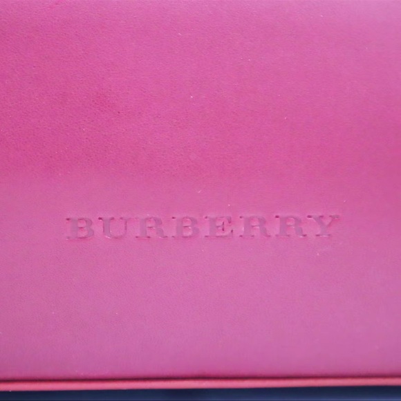 *SOLD* Burberry Leather Shoulder Bag - Picture 4 of 6